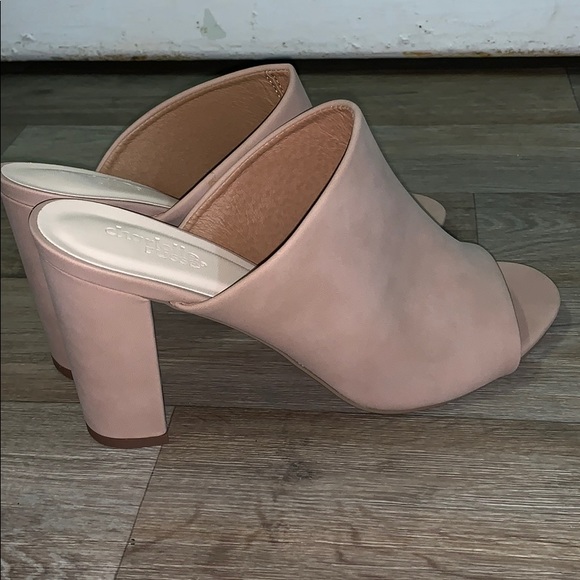 Charlotte Russe chunky heel - Picture 2 of 3